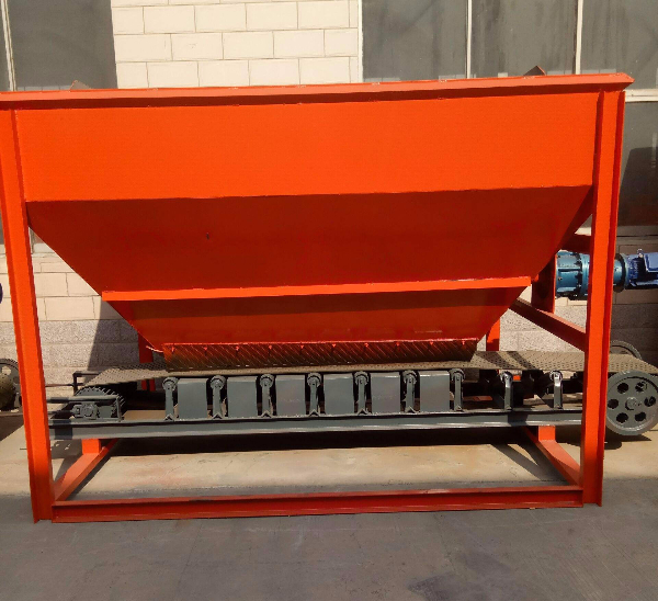 鏟車喂料_看圖王.jpg 鏟車喂料_看圖王.jpg