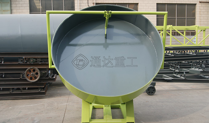 圓盤造粒機(jī)1.jpg 圓盤造粒機(jī)1.jpg