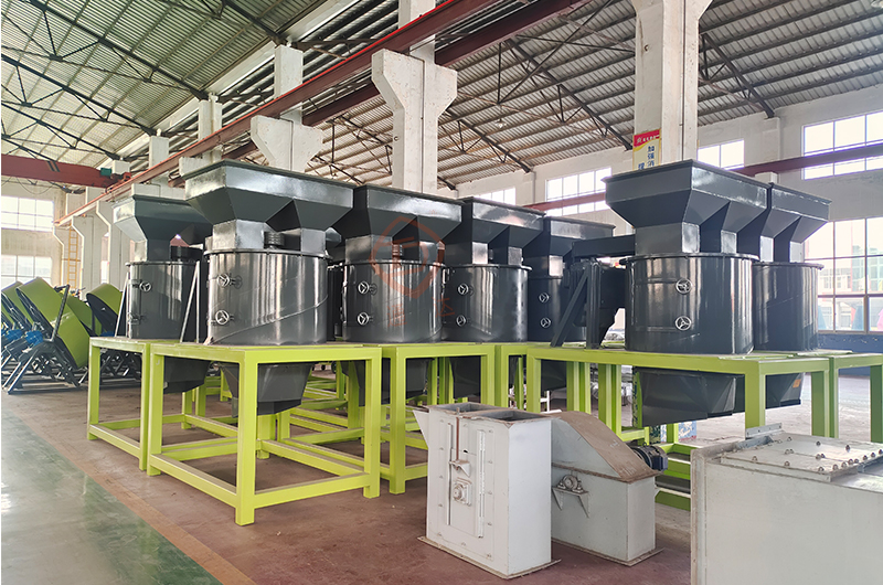 立式粉碎機(jī)1.jpg 立式粉碎機(jī)1.jpg