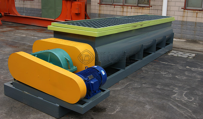 雞糞有機(jī)肥料雙軸連續(xù)攪拌機(jī)