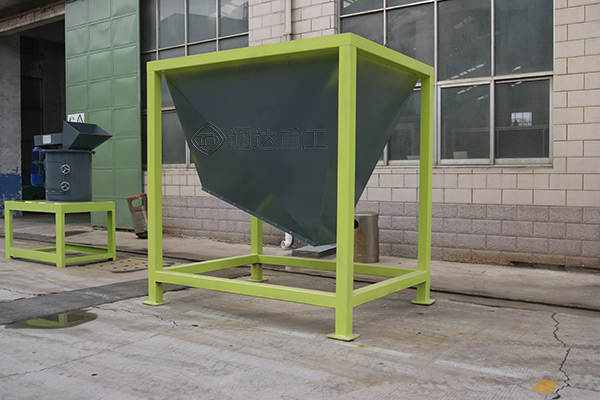 有機(jī)肥緩存料倉