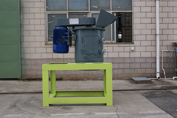 立式粉碎機(jī).jpg 立式粉碎機(jī).jpg