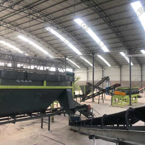 有機(jī)肥生產(chǎn)線現(xiàn)場(chǎng)1.jpg 有機(jī)肥生產(chǎn)線現(xiàn)場(chǎng)1.jpg