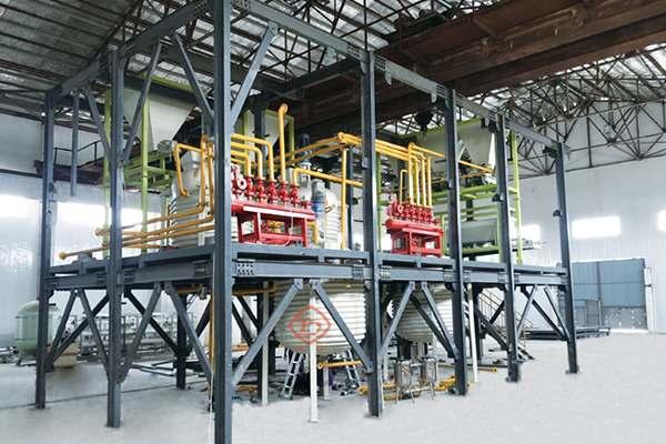 大量元素型液體水溶肥生產(chǎn)線01.jpg 大量元素型液體水溶肥生產(chǎn)線01.jpg